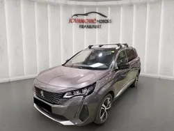 Grau Gebraucht 2021 Peugeot 5008 Van / Kleinbus | 17.000 € (Fairer Preis)