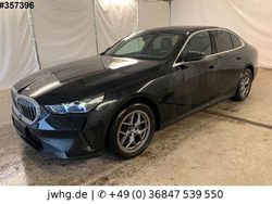 Saphirschwarz Gebraucht 2024 BMW 520 Sport Line Limousine | 41.890 € (Guter Preis)