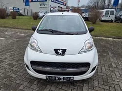 Weiß Gebraucht 2011 Peugeot 107 Filou Kleinwagen | 3.600 € (Etwas zu teuer)