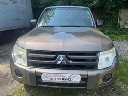 Bronze Gebraucht 2011 Mitsubishi Pajero Inform SUV | 10.490 € (Superpreis)