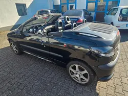 Schwarz Gebraucht 2002 Peugeot 206 CC Cabrio | 2.400 € (Fairer Preis)