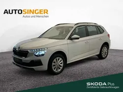 Moonweiss metallic Gebraucht 2024 Skoda Kamiq Selection SUV | 24.880 € (Fairer Preis)