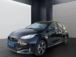 Schwarz Neu 2025 Toyota Yaris Hybrid Comfort Limousine | 23.640 €