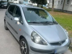 Silber Gebraucht 2002 Honda Jazz Kleinwagen | 850 € (Etwas zu teuer)
