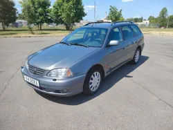 Grau Gebraucht 2002 Toyota Avensis Sol Limousine | 1.899 € (Fairer Preis)
