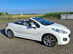 Weiß Gebraucht 2012 Peugeot 207 CC Roland Garros Cabrio | 6.500 € (Etwas zu teuer)