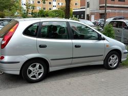 Silber Gebraucht 2003 Nissan Almera Tino Van / Kleinbus | 4.100 € (Fairer Preis)