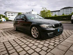 Schwarz Gebraucht 2009 BMW 320 M Sport Kombi | 8.200 € (Fairer Preis)