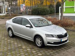 Silber Gebraucht 2017 Skoda Octavia Ambition Limousine | 14.200 € (Fairer Preis)