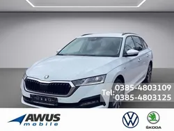 Weiss / moonweiß perleffekt (metallic) Gebraucht 2022 Skoda Octavia Ambition Kombi | 23.990 € (Fairer Preis)