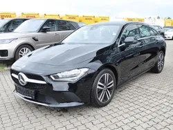 Schwarz Gebraucht 2021 Mercedes CLA200 Shooting Brake Progressive Kombi | 17.580 € (Fairer Preis)