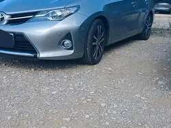 Grau Gebraucht 2014 Toyota Auris Touring Sports Kombi | 13.900 €