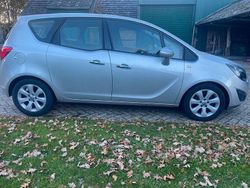 Grau Gebraucht 2013 Opel Meriva Active Van / Kleinbus | 6.600 € (Fairer Preis)