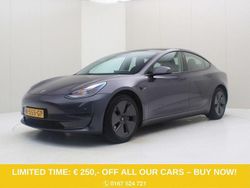 Grau Gebraucht 2021 Tesla Model 3 Long Range AWD Limousine | 25.900 € (Fairer Preis)