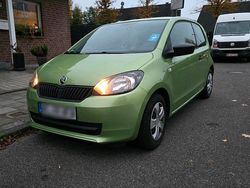 Grün Gebraucht 2015 VW up! Kleinwagen | 4.500 € (Fairer Preis)