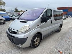 Silber Gebraucht 2012 Opel Vivaro Van | 6.490 € (Fairer Preis)
