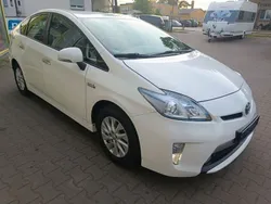 Weiß Gebraucht 2013 Toyota Prius Plug-in Hybrid Life Kleinwagen | 11.200 €