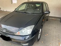 Schwarz Gebraucht 2004 Ford Focus Kleinwagen | 1.950 €