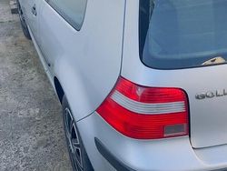 Silber Gebraucht 2003 VW Golf IV Kleinwagen | 1.100 € (Guter Preis)