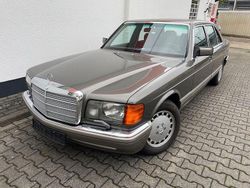 Grau Gebraucht 1990 Mercedes 560 Limousine | 31.990 €