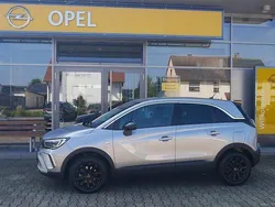 Grau Gebraucht 2024 Opel Crossland Elegance SUV | 24.790 € (Etwas zu teuer)