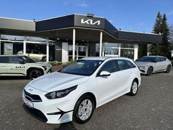 Weiß Neu 2025 Kia Ceed Sportswagon Kombi | 25.790 € (Etwas zu teuer)