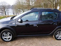 Schwarz Gebraucht 2020 Dacia Sandero Stepway Kleinwagen | 10.200 € (Guter Preis)