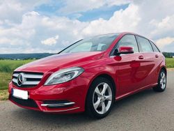 Rot Gebraucht 2013 Mercedes B200 Van / Kleinbus | 11.000 € (Guter Preis)