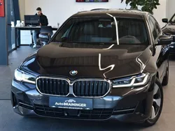 Grau Gebraucht 2021 BMW 520 Performance Limousine | 32.900 € (Fairer Preis)