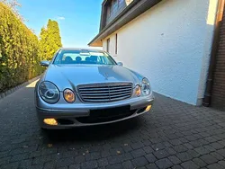 Silber Gebraucht 2005 Mercedes E200 Limousine | 8.500 € (Etwas zu teuer)