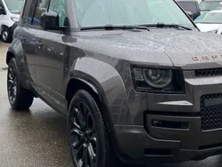 Grau Neu 2025 Land Rover Defender SUV | 182.900 €