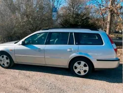Silber Gebraucht 2001 Ford Mondeo Kombi | 900 €