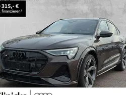 Braun Gebraucht 2022 Audi e-tron Comfort SUV | 78.880 €
