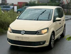 Gelb Gebraucht 2011 VW Touran Van / Kleinbus | 3.700 € (Teuer)