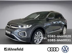 Indiumgrau Gebraucht 2024 VW T-Roc Style SUV | 40.990 €