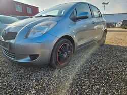 Silber Gebraucht 2006 Toyota Yaris Sol Kleinwagen | 2.680 € (Guter Preis)