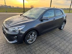 Grau Gebraucht 2019 Kia Rio DREAM-TEAM Edition Limousine | 11.990 € (Fairer Preis)