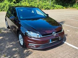 Rot Gebraucht 2017 VW Golf VII Trendline Limousine | 9.500 € (Guter Preis)
