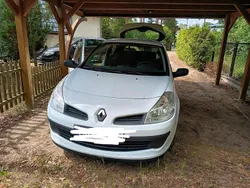 Weiß Gebraucht 2009 Renault Clio II Limousine | 1.000 €
