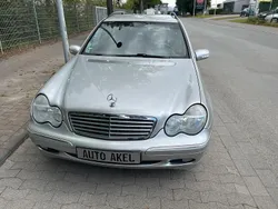 Grau Gebraucht 2002 Mercedes C220 Kombi | 2.900 € (Fairer Preis)
