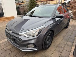 Grau Gebraucht 2020 Hyundai i20 YES! Limousine | 14.900 € (Fairer Preis)