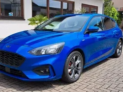 Blau Gebraucht 2019 Ford Focus ST-Line Limousine | 15.900 € (Fairer Preis)