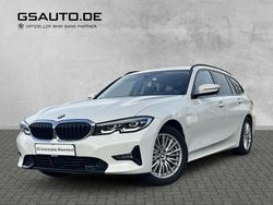 Alpinweiss iii (weiss) Gebraucht 2021 BMW 330e Sport Line Kombi | 29.500 € (Fairer Preis)