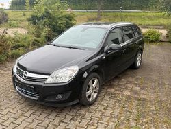 Schwarz Gebraucht 2007 Opel Astra Kombi | 3.390 € (Etwas zu teuer)