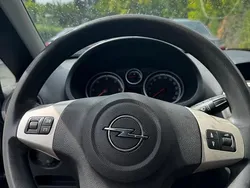 Schwarz Gebraucht 2007 Opel Corsa Kleinwagen | 649 €