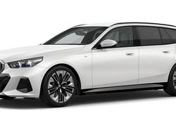 Weiß Gebraucht 2025 BMW 540 Comfort Edition Kombi | 66.435 € (Fairer Preis)
