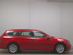 Rot Gebraucht 2023 VW Passat Business Kombi | 17.480 € (Superpreis)