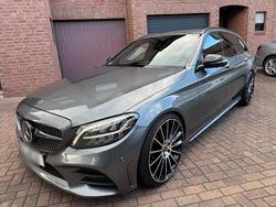 Grau Gebraucht 2019 Mercedes C220 AMG line Kombi | 19.500 €