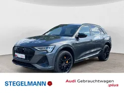 Grau Gebraucht 2022 Audi e-tron S-Line SUV | 46.990 € (Teuer)
