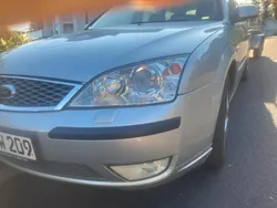Silber Gebraucht 2005 Ford Mondeo Kombi | 6.000 €